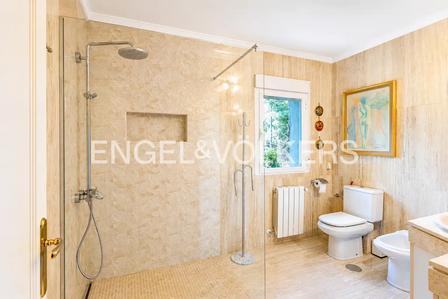 Bathroom of Houses for sale in Majadahonda  with Air Conditioner, Heating and Private garden