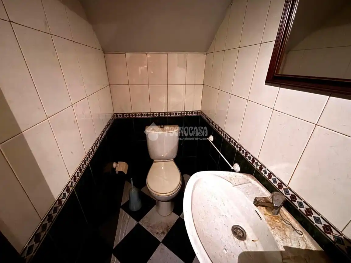 Bathroom of Houses for sale in Jódar, Jaén