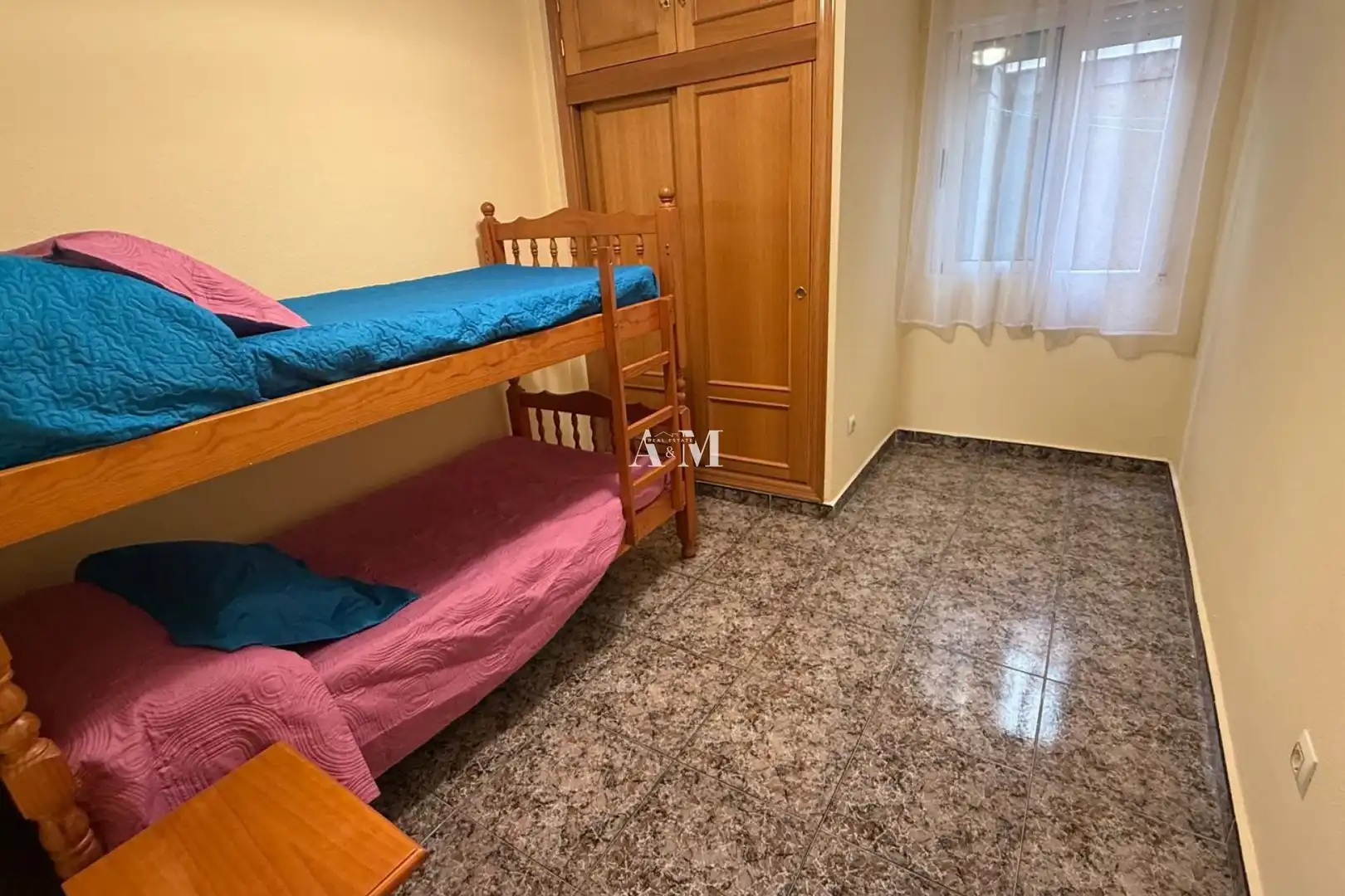 Dormitori de Casa adosada de lloguer en San Pedro del Pinatar amb Aire condicionat, Calefacció i Jardí privat