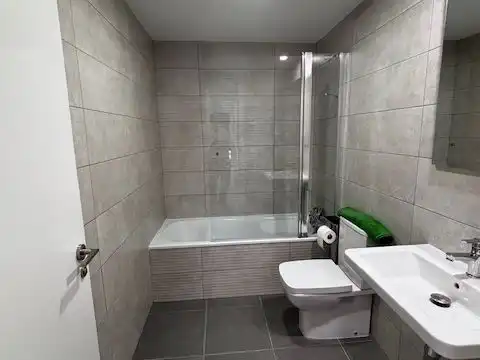 Badezimmer von Wohnung zur Miete in Centro