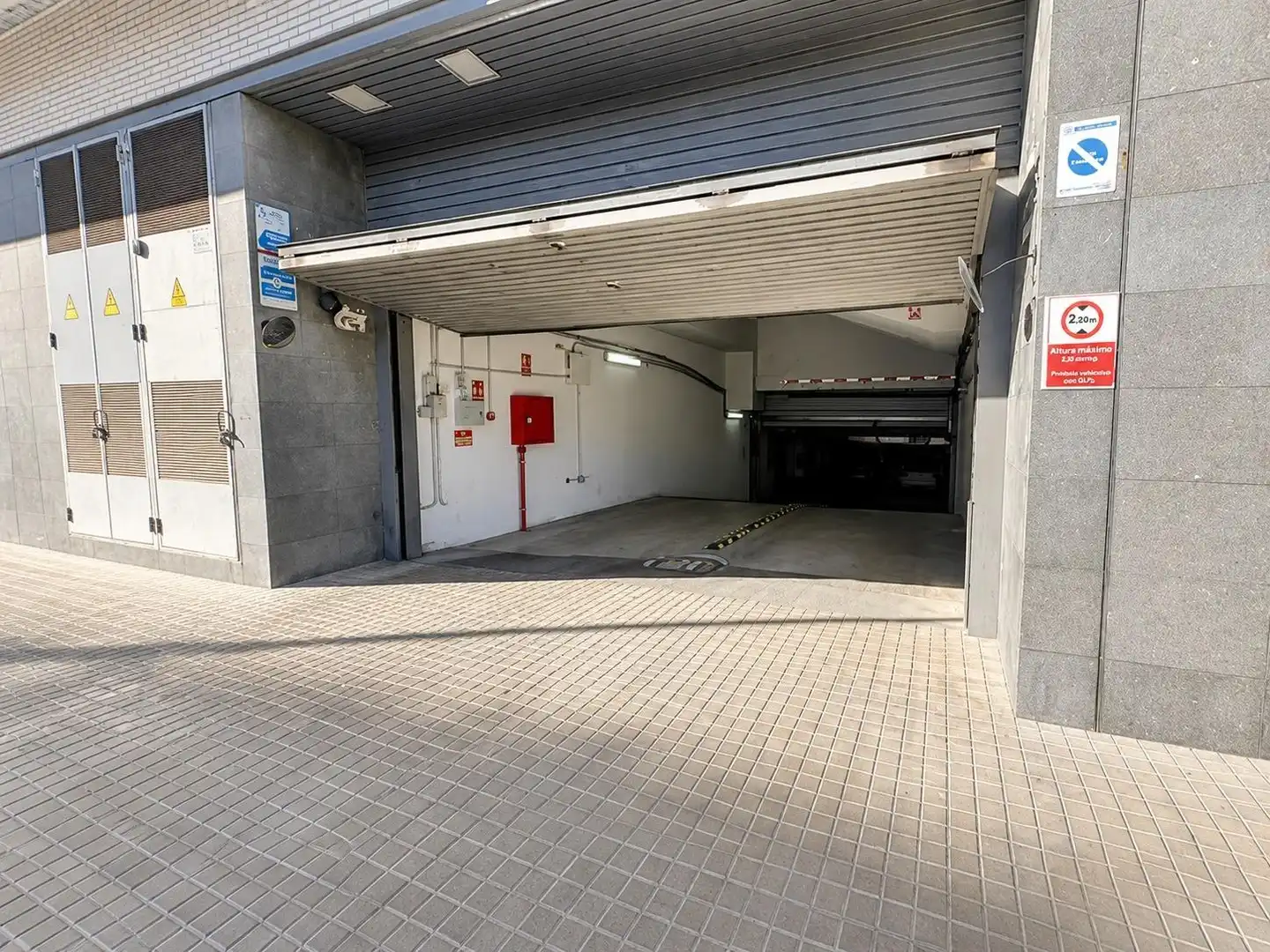 Parkplatz von Garage zum Verkauf in Badalona