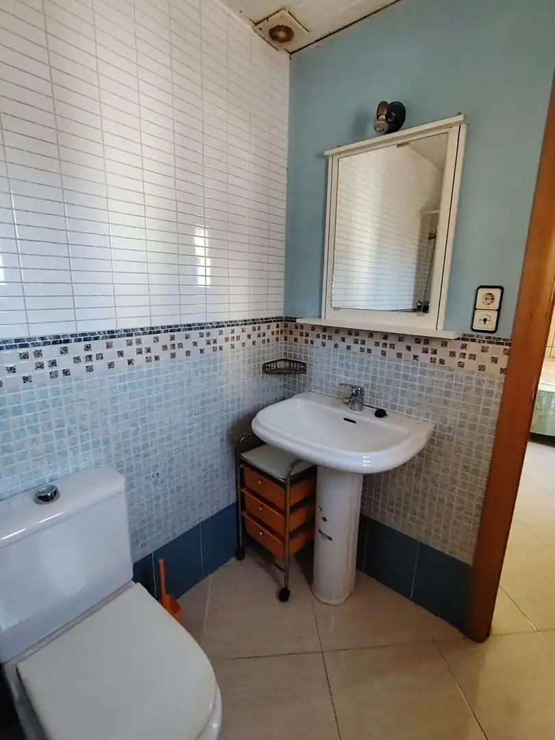 Bathroom of Attic for sale in El Vendrell  with Air Conditioner, Terrace and Storage room