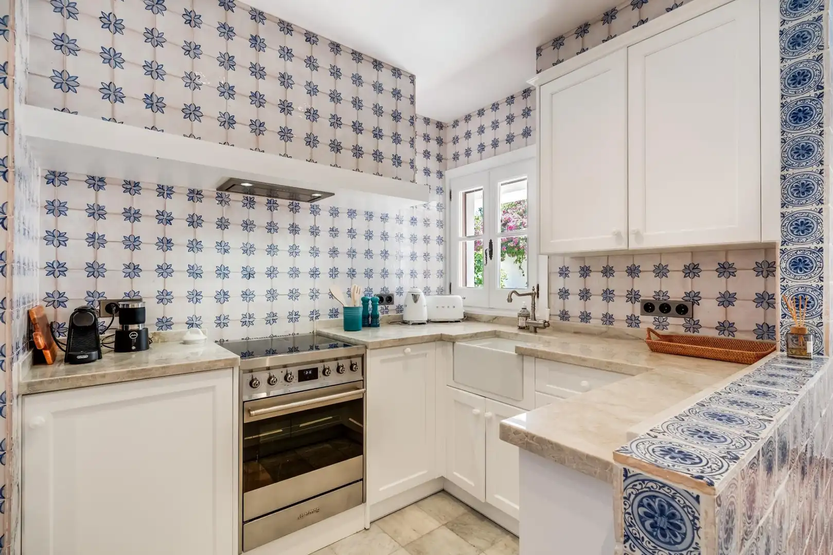 Cocina de Planta baja en venta en Benahavís con Aire acondicionado, Jardín privado y Terraza
