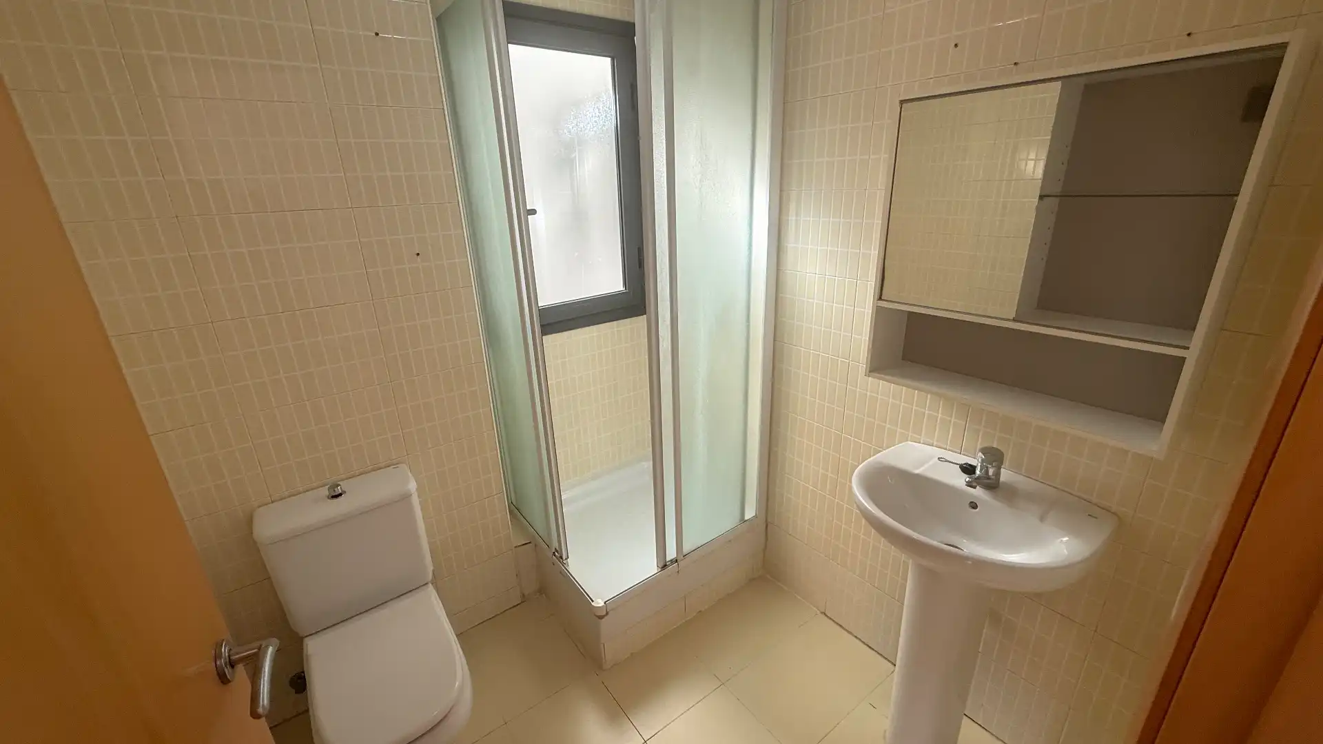 Badezimmer von Maisonette zum Verkauf in Vallirana mit Heizung, Parkett und Terrasse