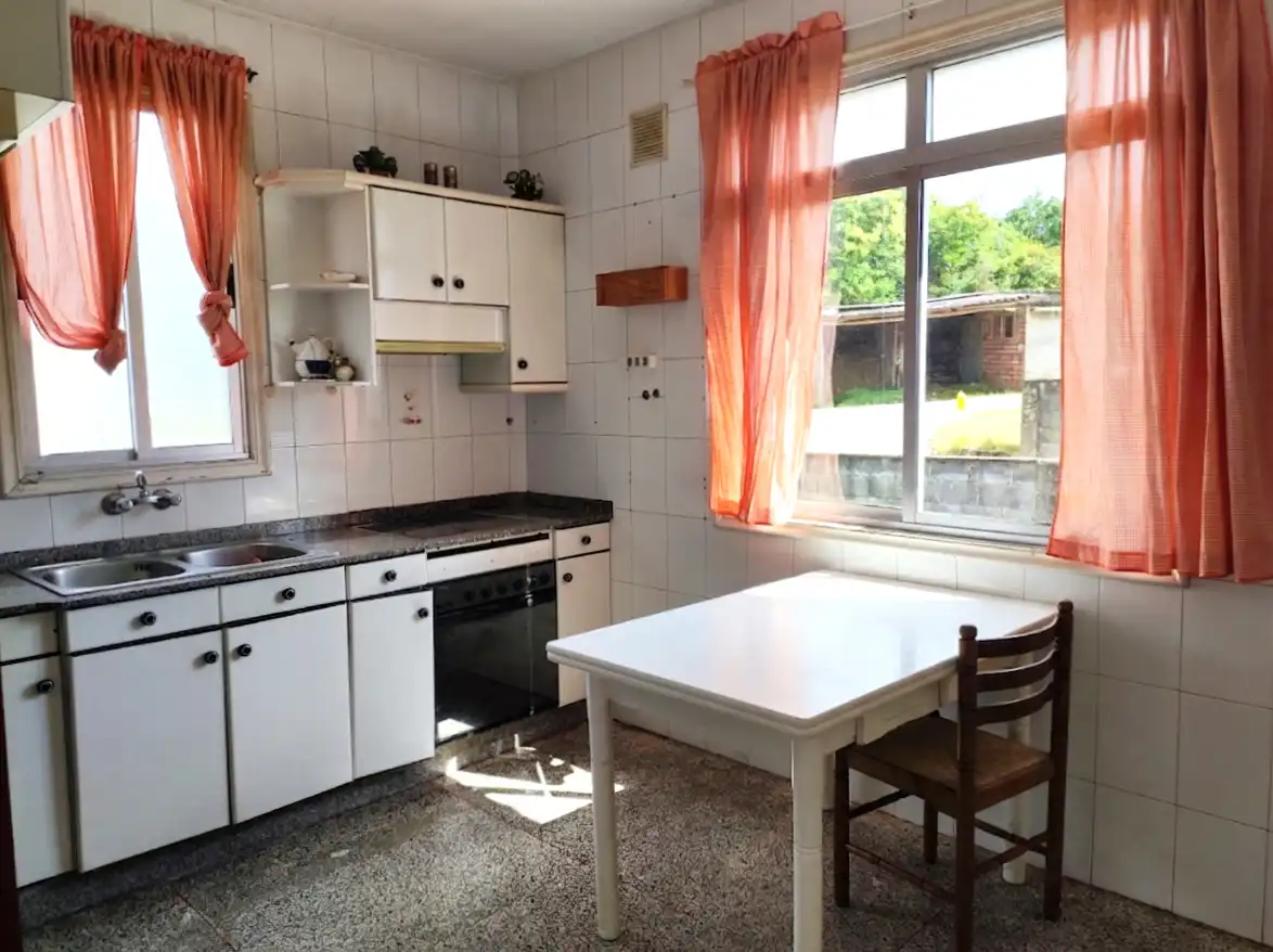 Cocina de Casa o chalet en venta en Carral con Jardín privado y Terraza