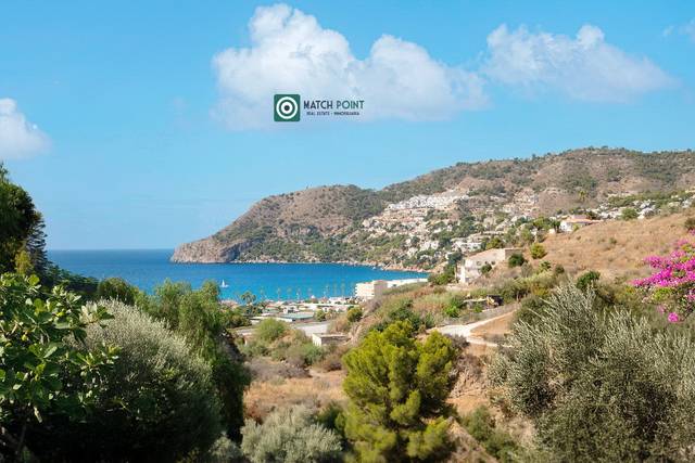 Casa-chalet en Venta en Calle Torre Vigia en La Herradura centro