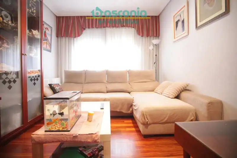 Piso con terraza en venta en Kalero - Basozelai