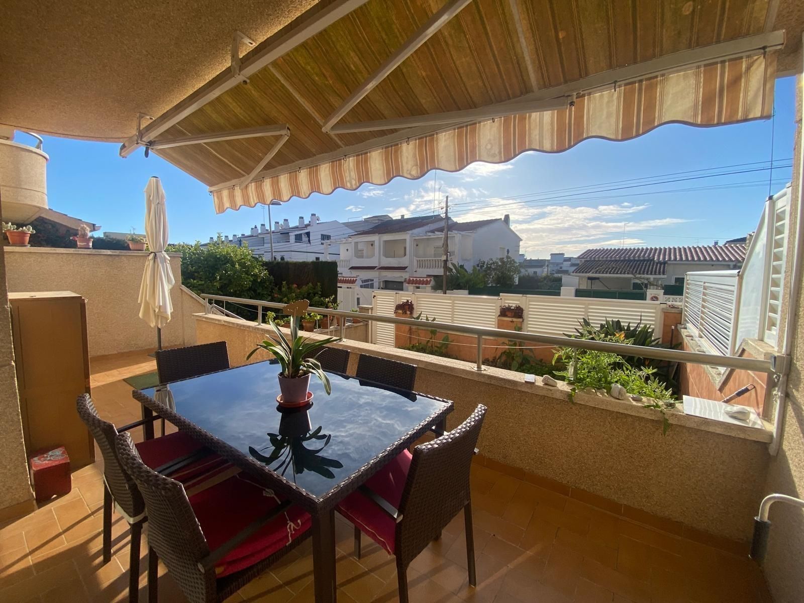 Exterior view of Planta baja for sale in Cunit  with Air Conditioner, Private garden and Terrace