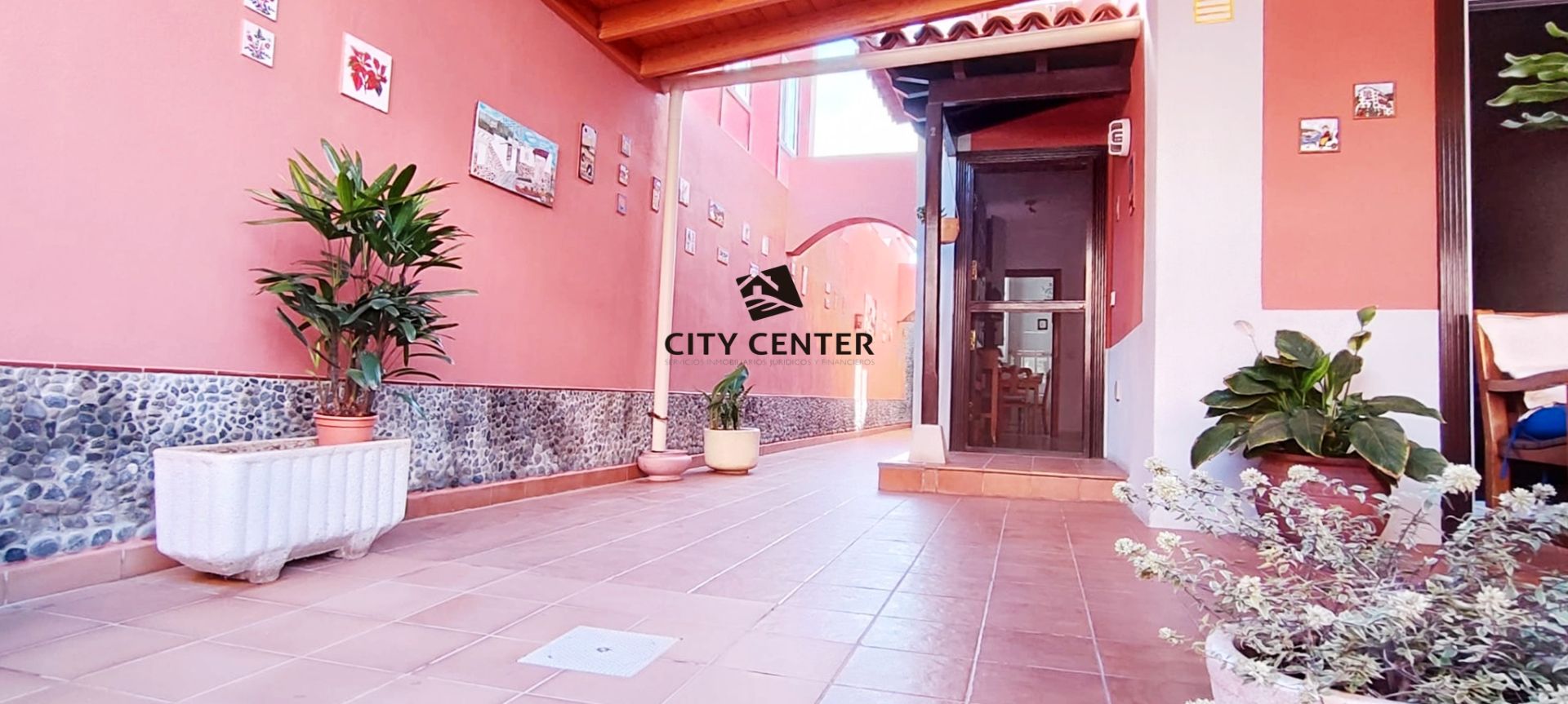 Vista exterior de Casa adosada en venda en Arona amb Terrassa i Moblat