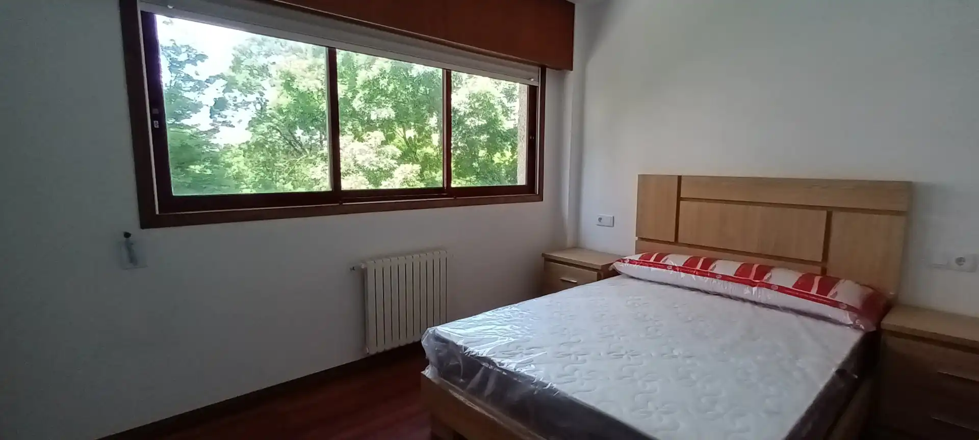 Schlafzimmer von Wohnung zum Verkauf in Pontevedra Capital  mit Heizung und Abstellraum