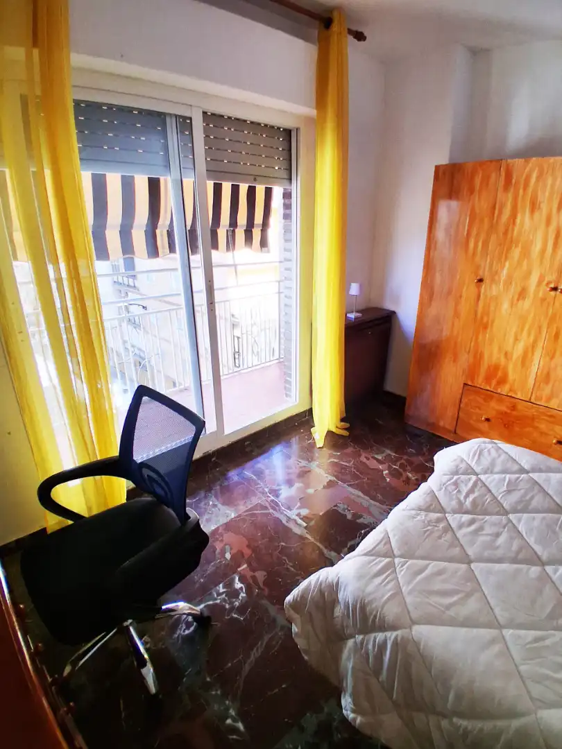 Bedroom of Flat for rent in Granada  with Furnished, Oven and Washing machine