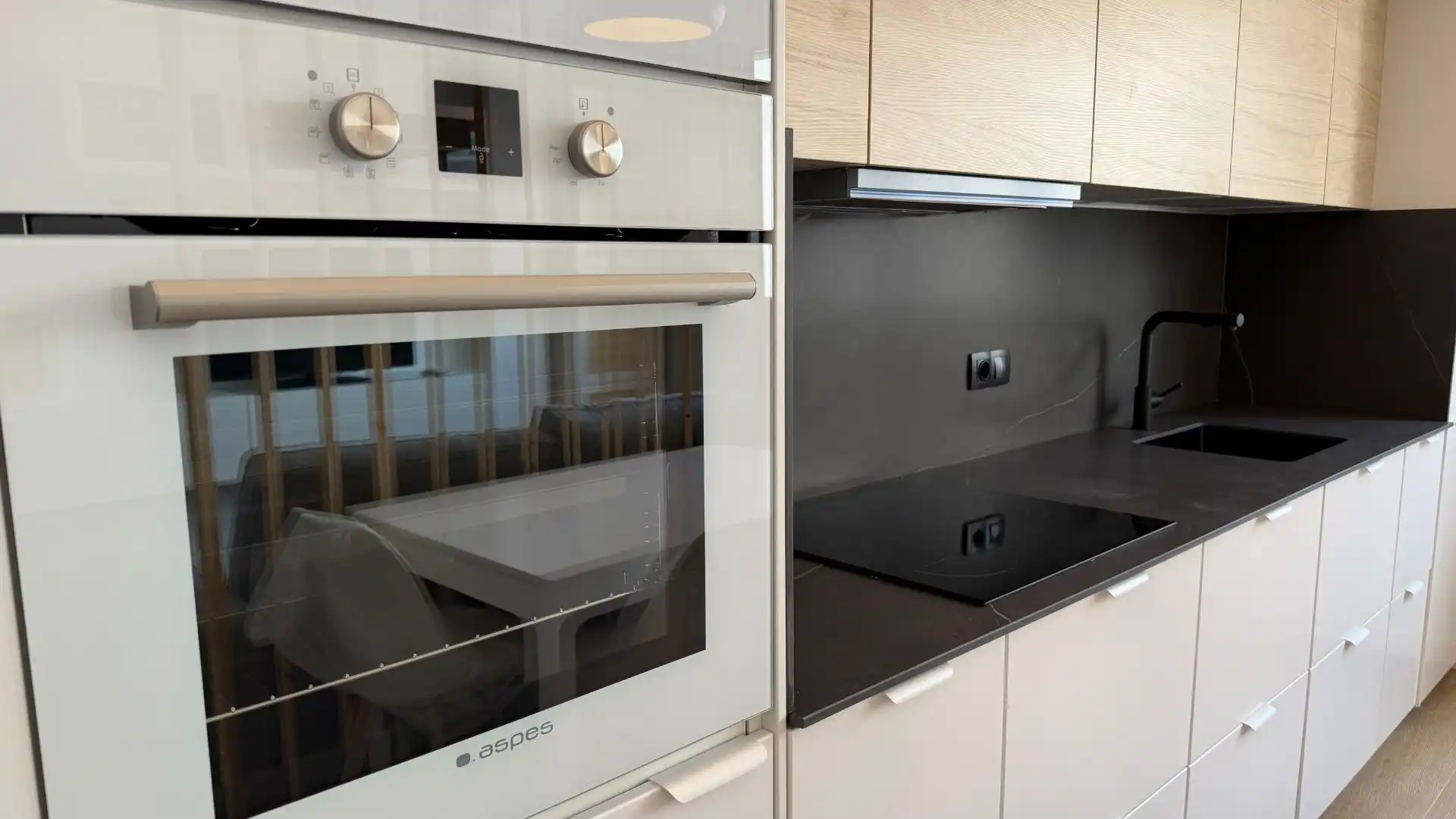 Cuina de Apartament de lloguer en Valencia amb Aire condicionat, Calefacció i Moblat