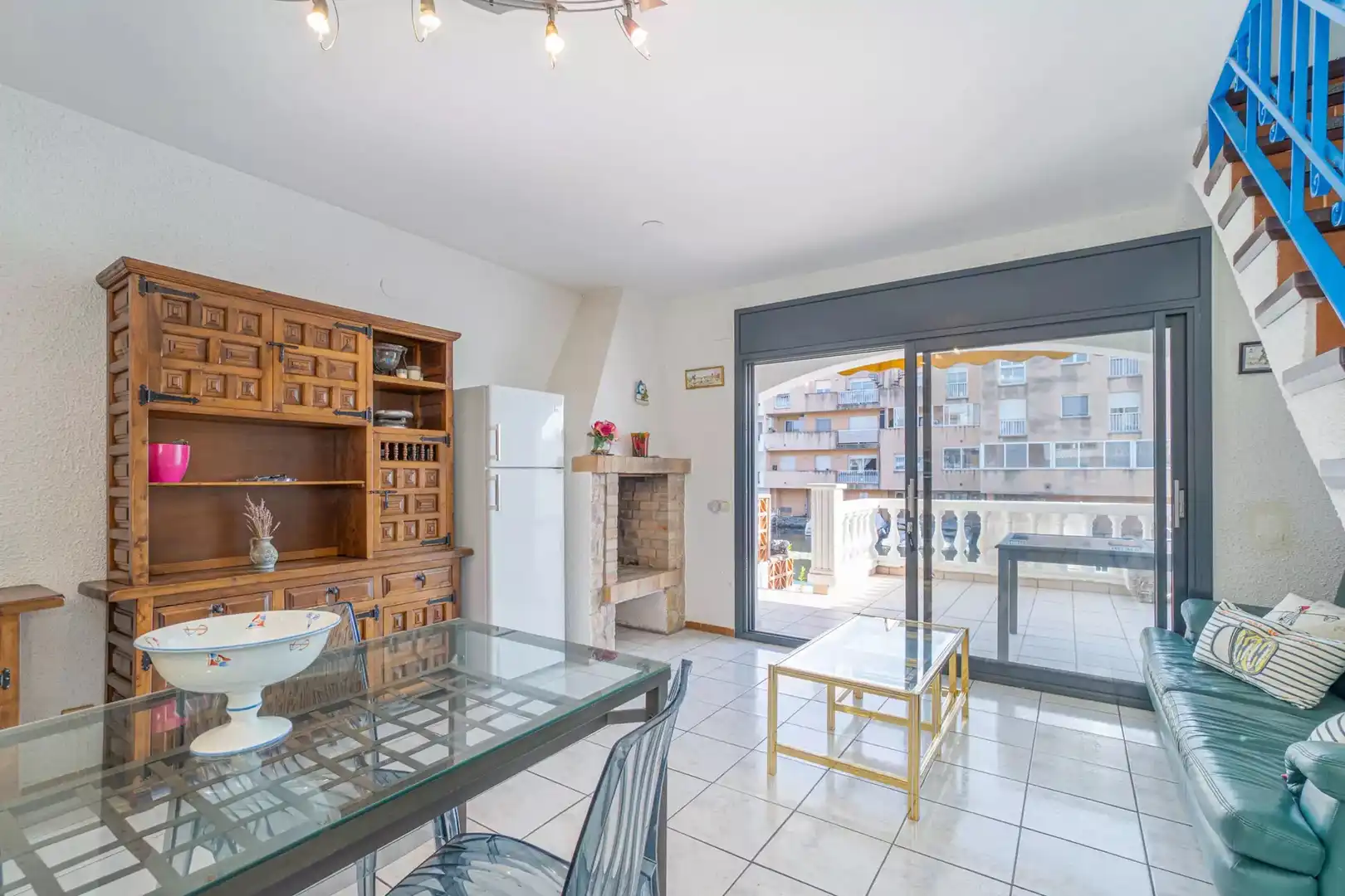 Cuina de Casa adosada en venda en Empuriabrava amb Aire condicionat, Terrassa i Moblat