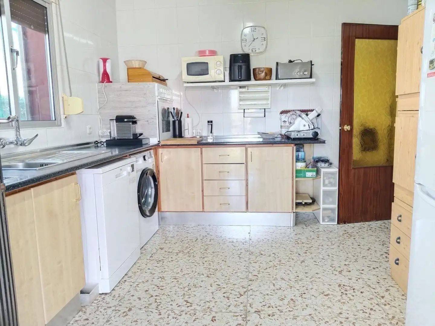 Cuina de Finca rústica en venda en Chipiona amb Aire condicionat, Jardí privat i Terrassa
