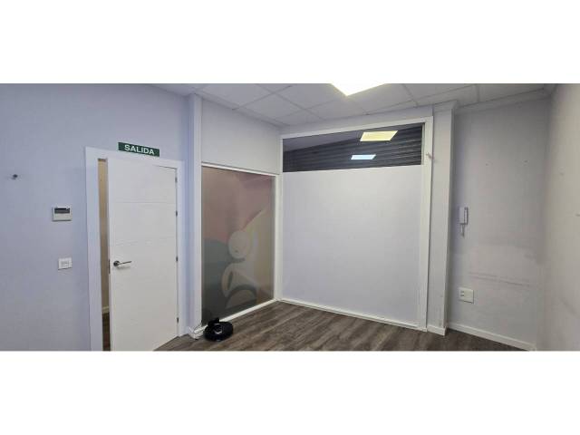 Local comercial en Venta en Calle Herrería en La Viña