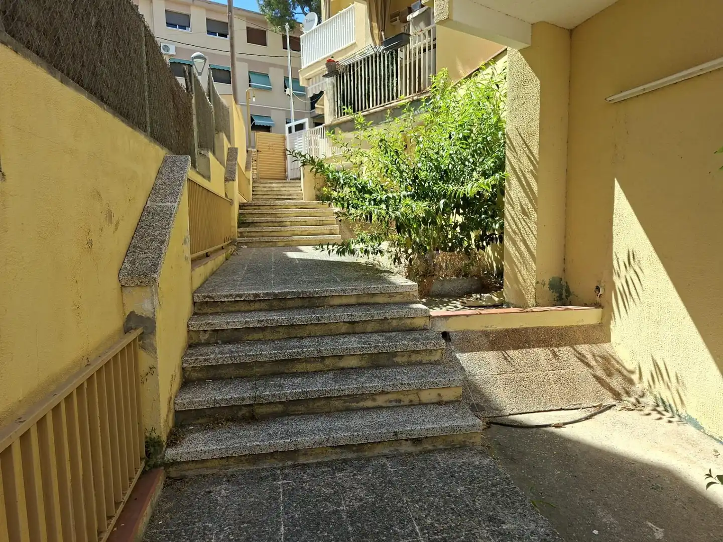 Vista exterior de Apartament en venda en Calafell amb Terrassa i Balcó
