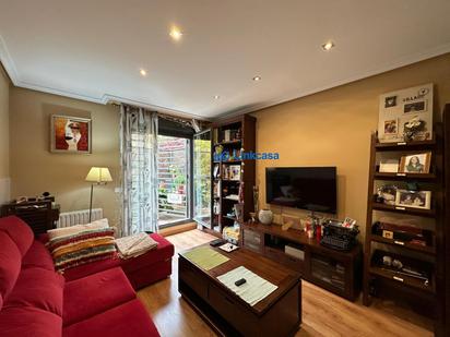 Living room of Flat for sale in Getafe  with Air Conditioner, Heating and Private garden