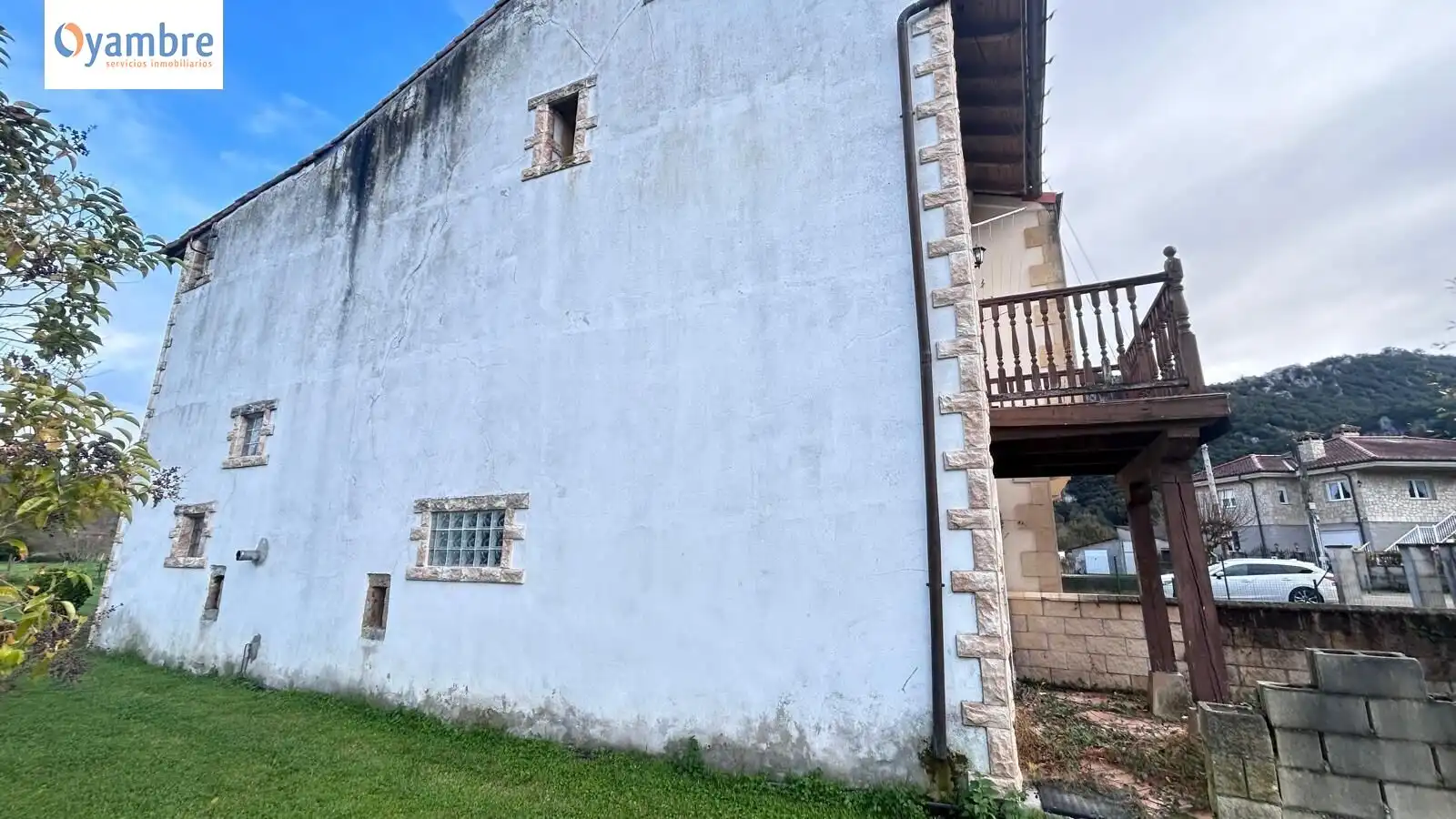 Vista exterior de Casa adosada en venda en Liendo amb Jardí privat i Terrassa