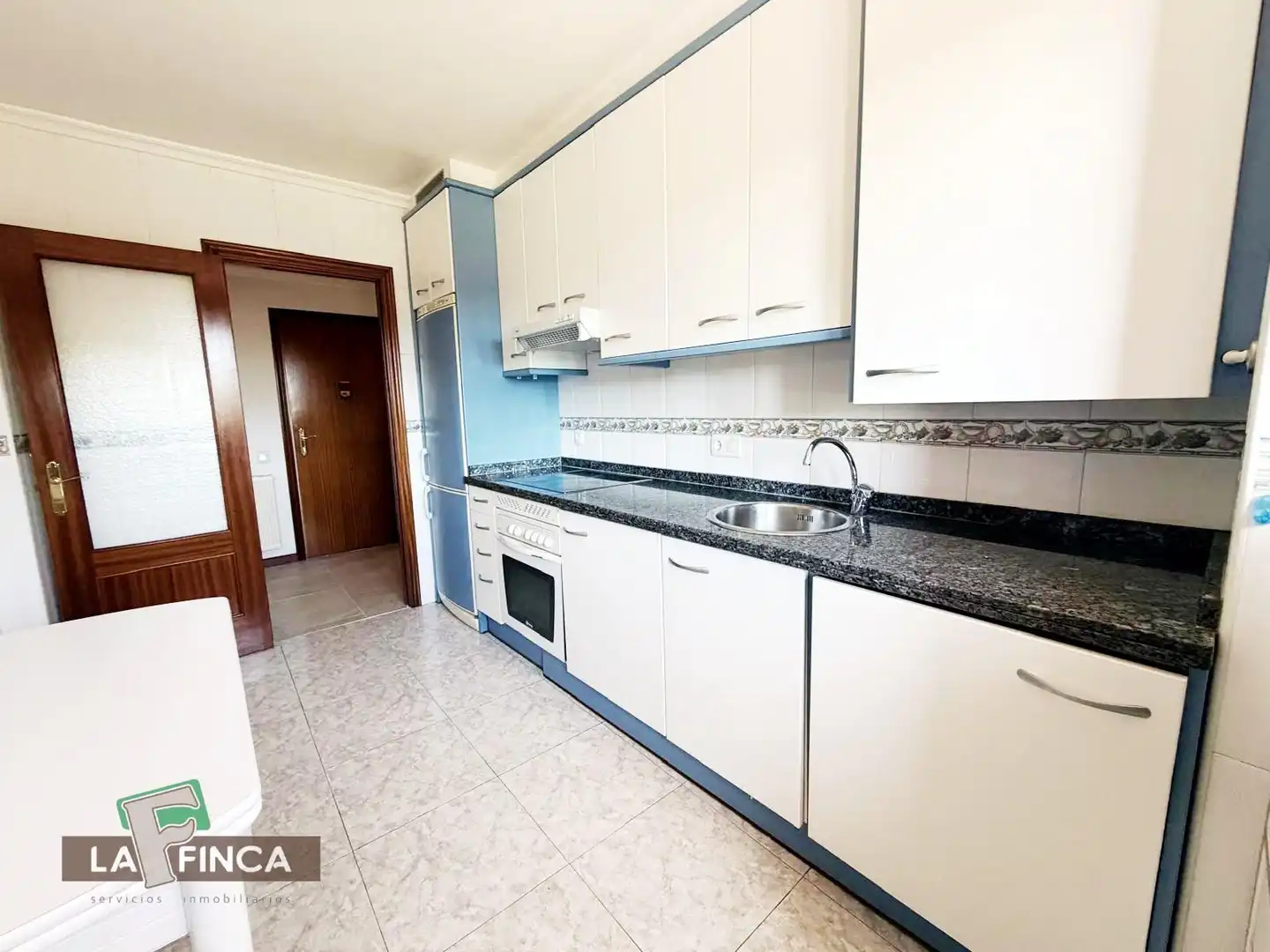 Kitchen of Flat for rent in Oviedo   with Heating, Parquet flooring and Terrace