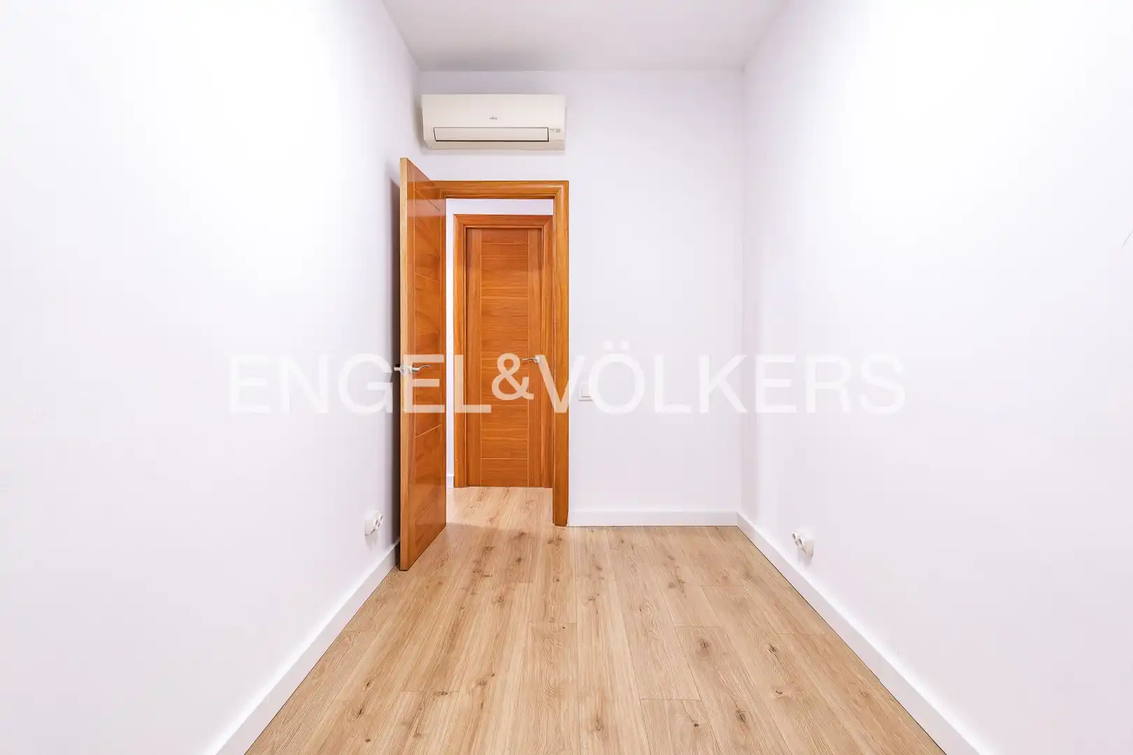 Piso en venta en Barcelona con Aire acondicionado, Calefacción y Balcón