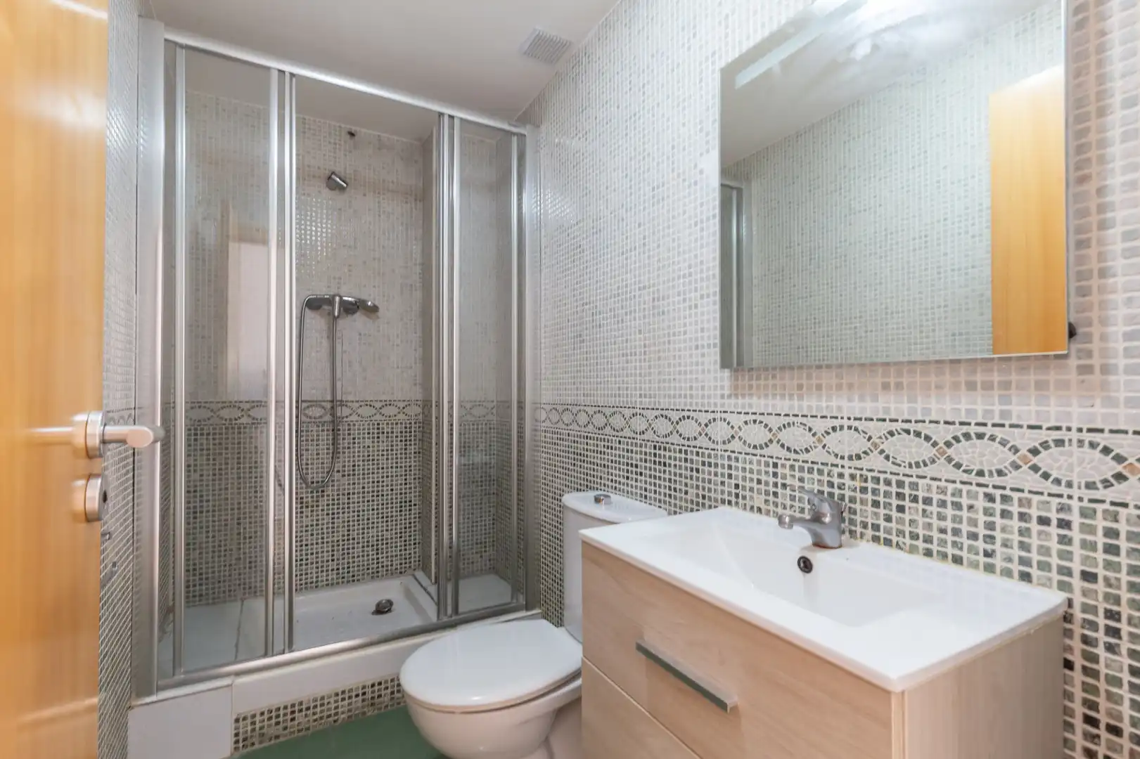 Bathroom of Duplexes for sale in Esplugues de Llobregat  with Heating and Terrace