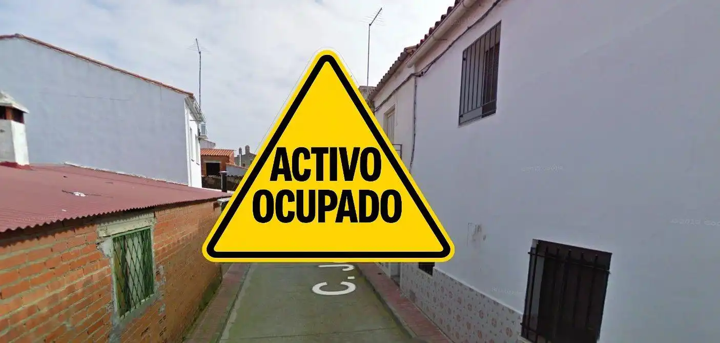 Parking of Houses for sale in Madroñera, Cáceres