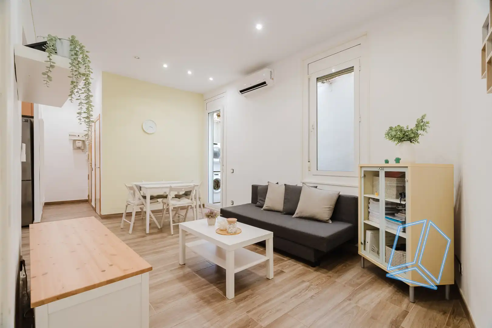 Sala d'estar de Planta baixa en venda en Barcelona amb Terrassa