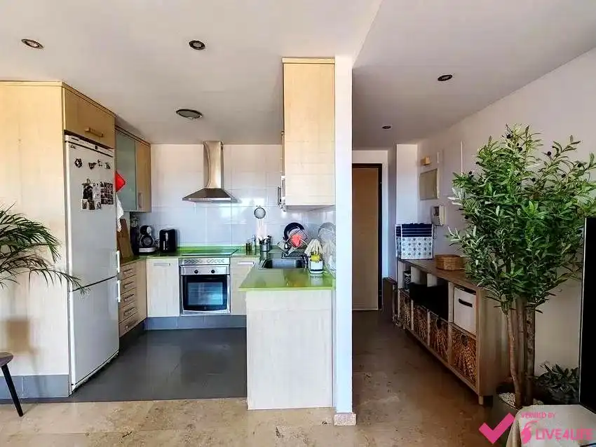 Küche von Wohnung zur Miete in Valencia mit Klimaanlage, Terrasse und Möbliert