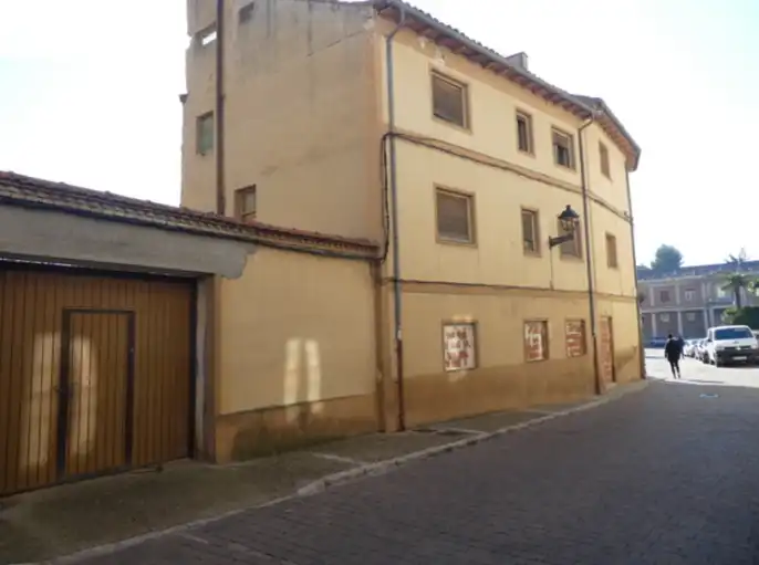 Casa adosada en venda a Medina de Rioseco