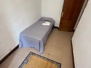 Schlafzimmer von Wohnung zur Miete in Colunga mit Heizung, Möbliert und Ofen
