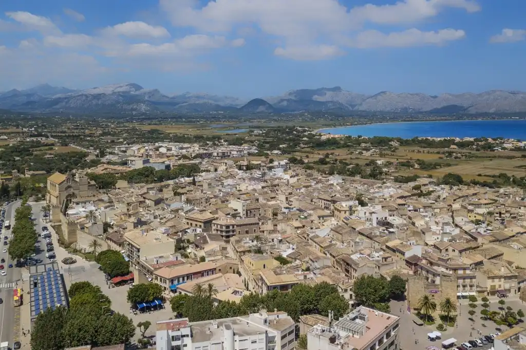 Vista exterior de Finca rústica en venda en Alcúdia amb Aire condicionat, Calefacció i Jardí privat