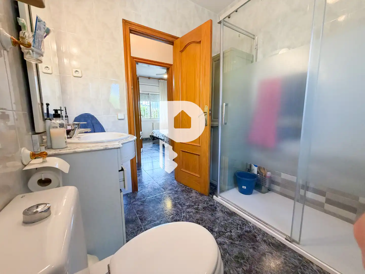 Badezimmer von Haus oder Chalet zum Verkauf in Sant Vicenç Dels Horts mit Klimaanlage, Heizung und Privatgarten