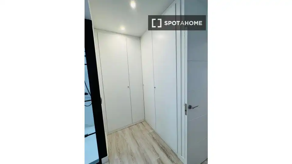 Bedroom of Flat for rent in Madrid  with Air Conditioner, Heating and Furnished