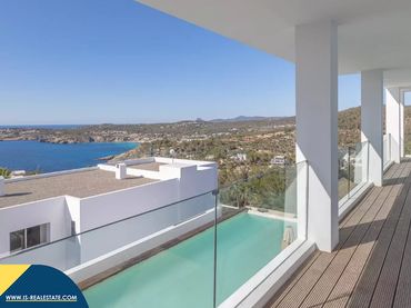 Detached house with pool for sale in Jesús
