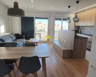 Sala d'estar de Apartament de lloguer en Elche / Elx amb Aire condicionat, Terrassa i Piscina