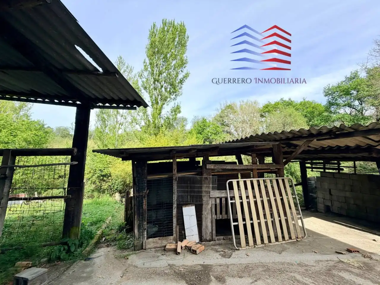 Vista exterior de Casa o xalet de lloguer en San Cibrao das Viñas amb Calefacció, Terrassa i Moblat