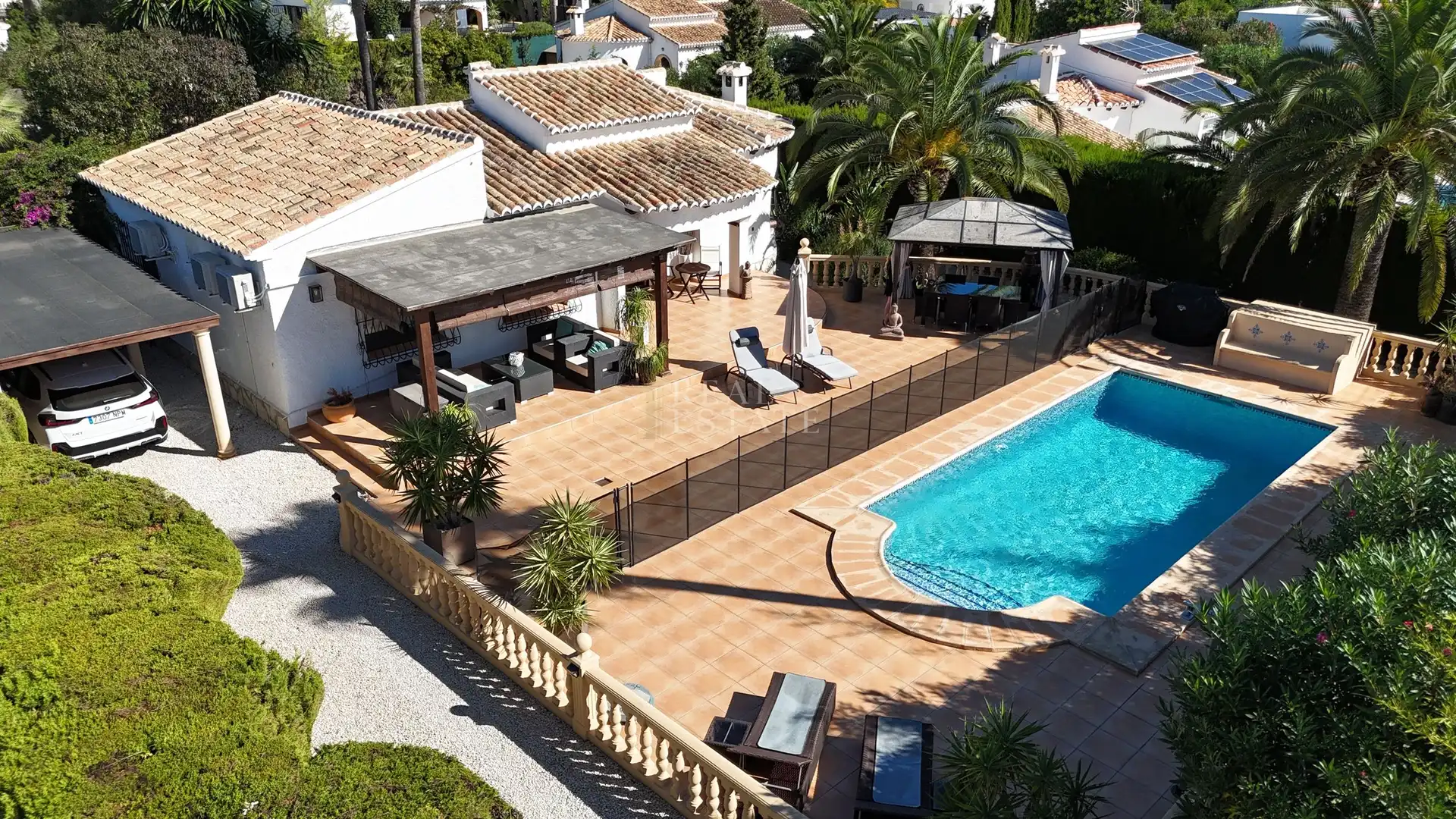 Casa con piscina en venta en Calle Piloter