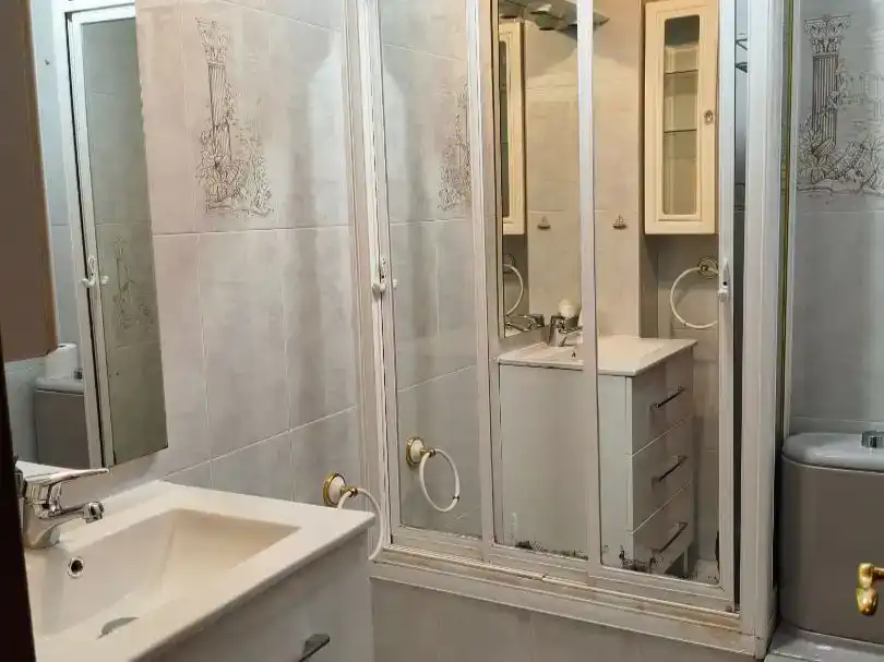 Bany de Pis en venda en Getafe amb Aire condicionat