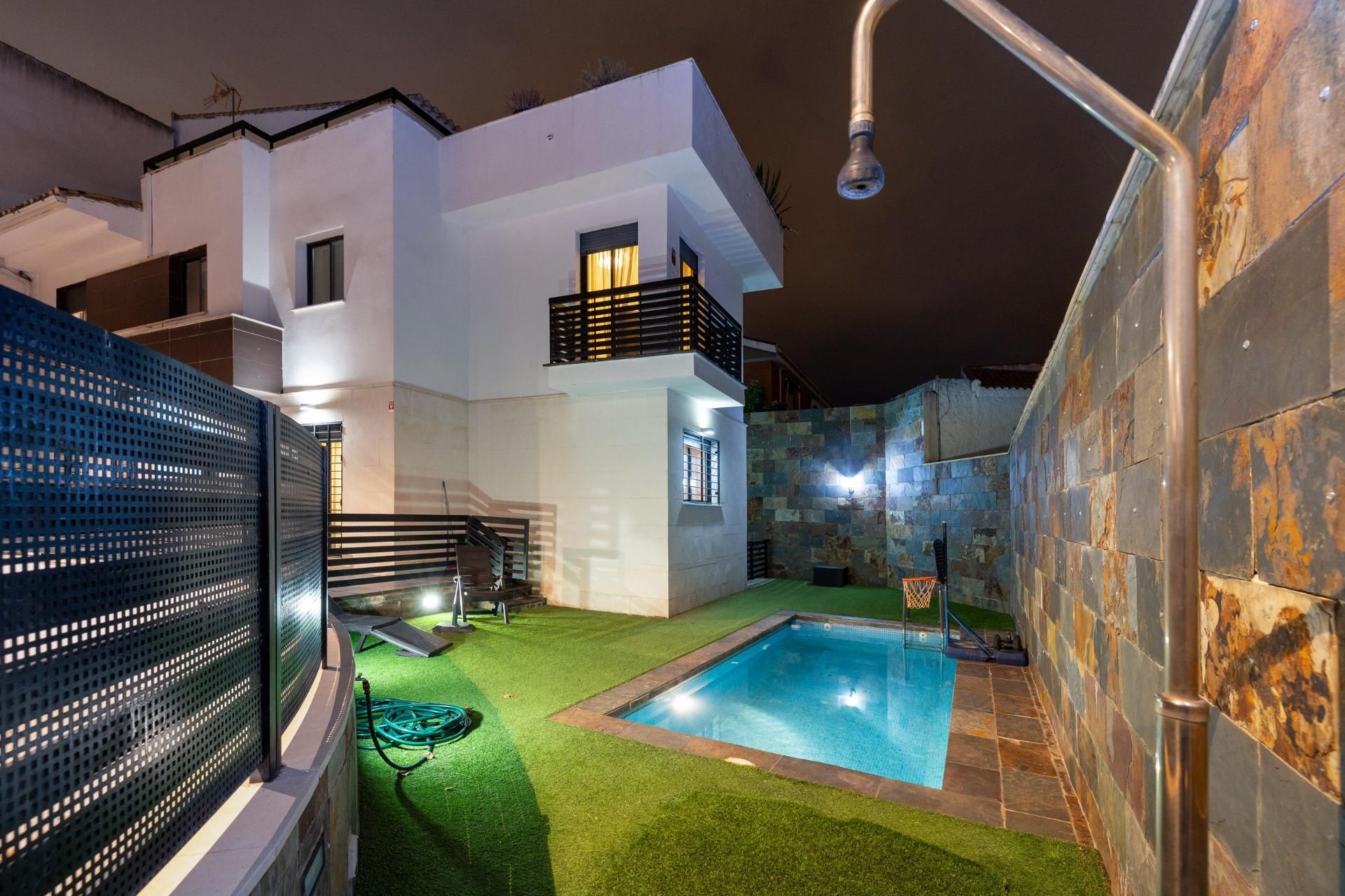 Piscina de Casa o chalet en venta en Huétor Vega con Aire acondicionado, Calefacción y Jardín privado