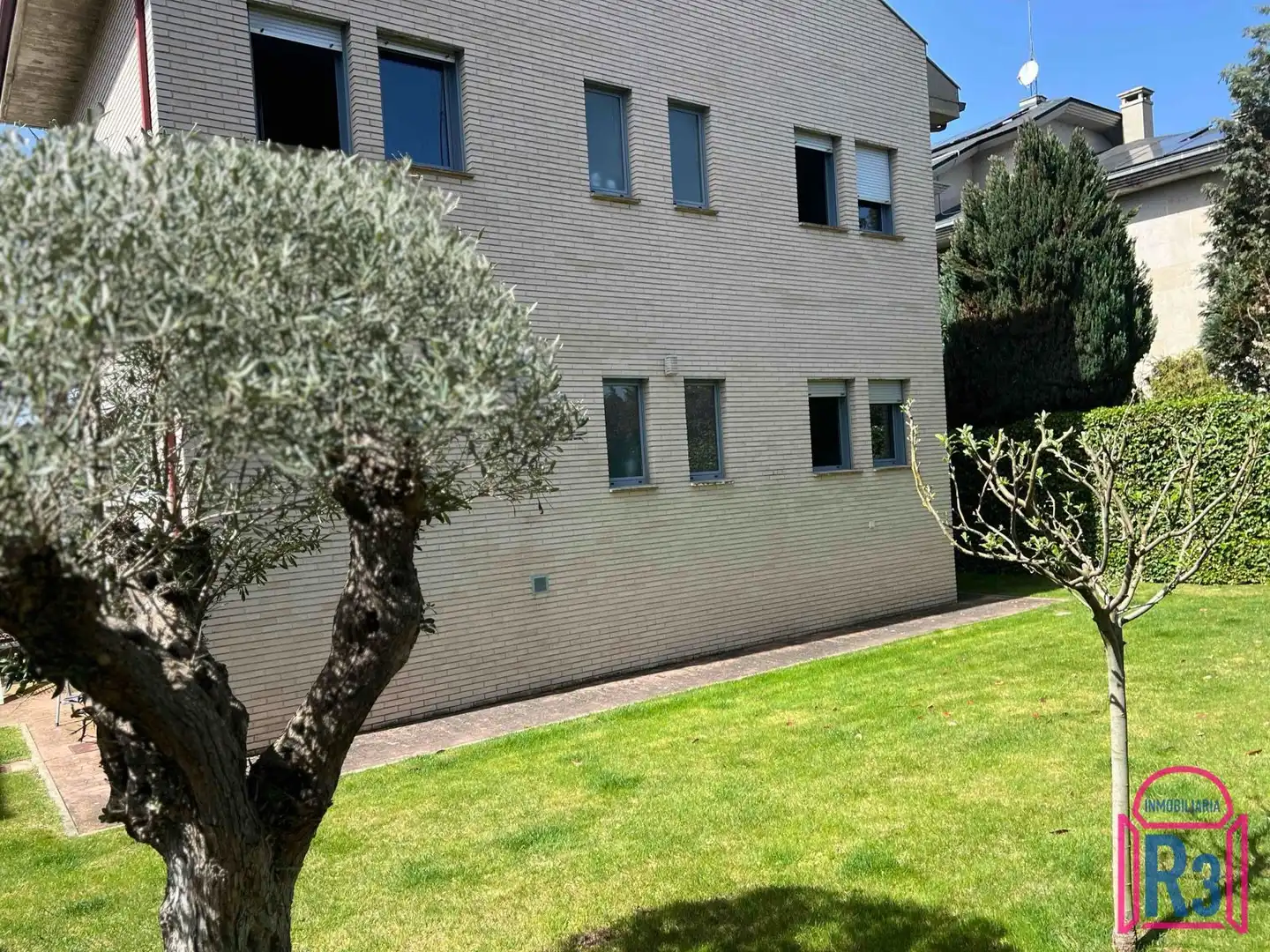 Vista exterior de Casa o chalet en venta en León Capital  con Calefacción