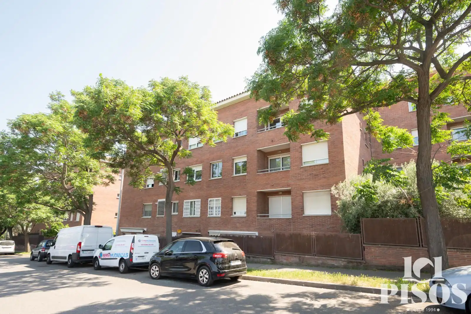 Exterior view of Flat for sale in Sant Cugat del Vallès  with Heating, Terrace and Storage room