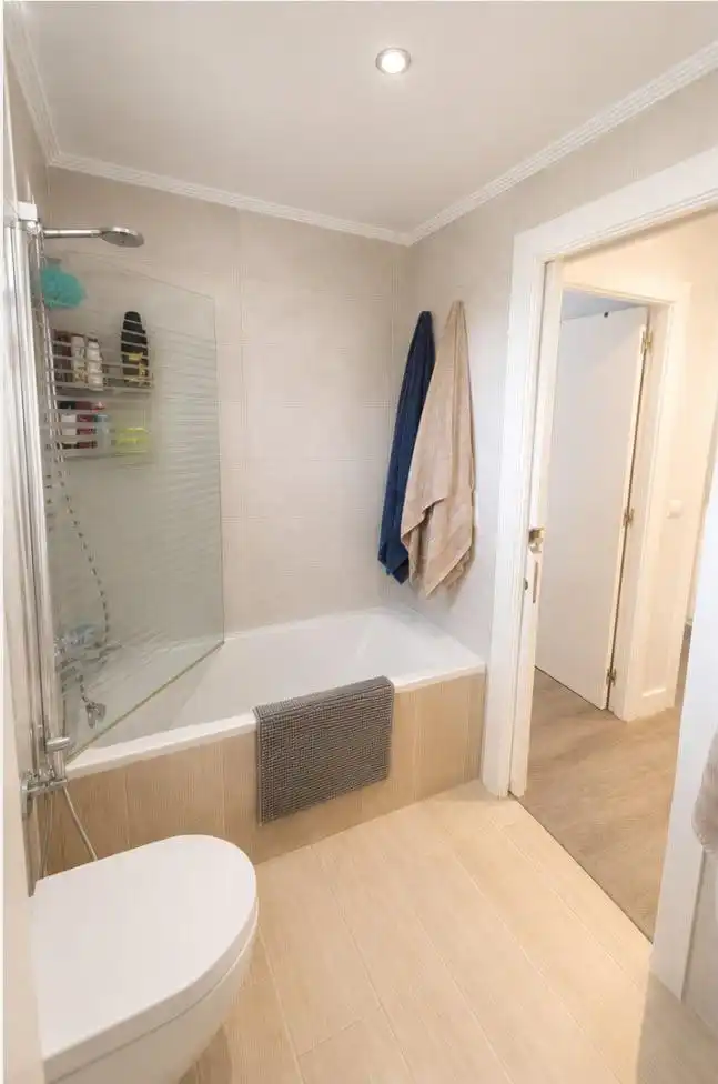 Bathroom of Flat for sale in Santander  with Community pool