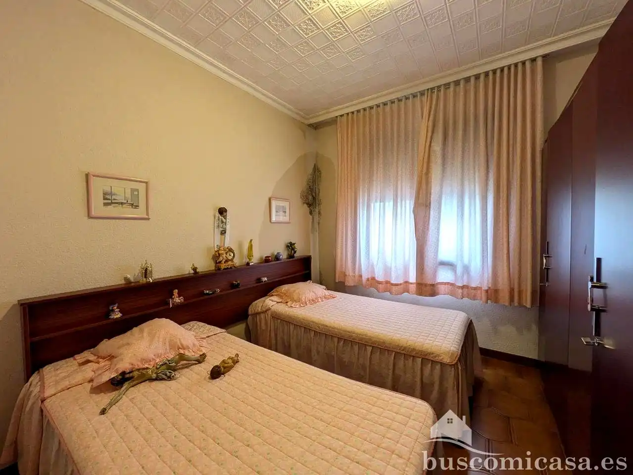 Dormitori de Casa o xalet en venda en Linares amb Aire condicionat, Terrassa i Balcó