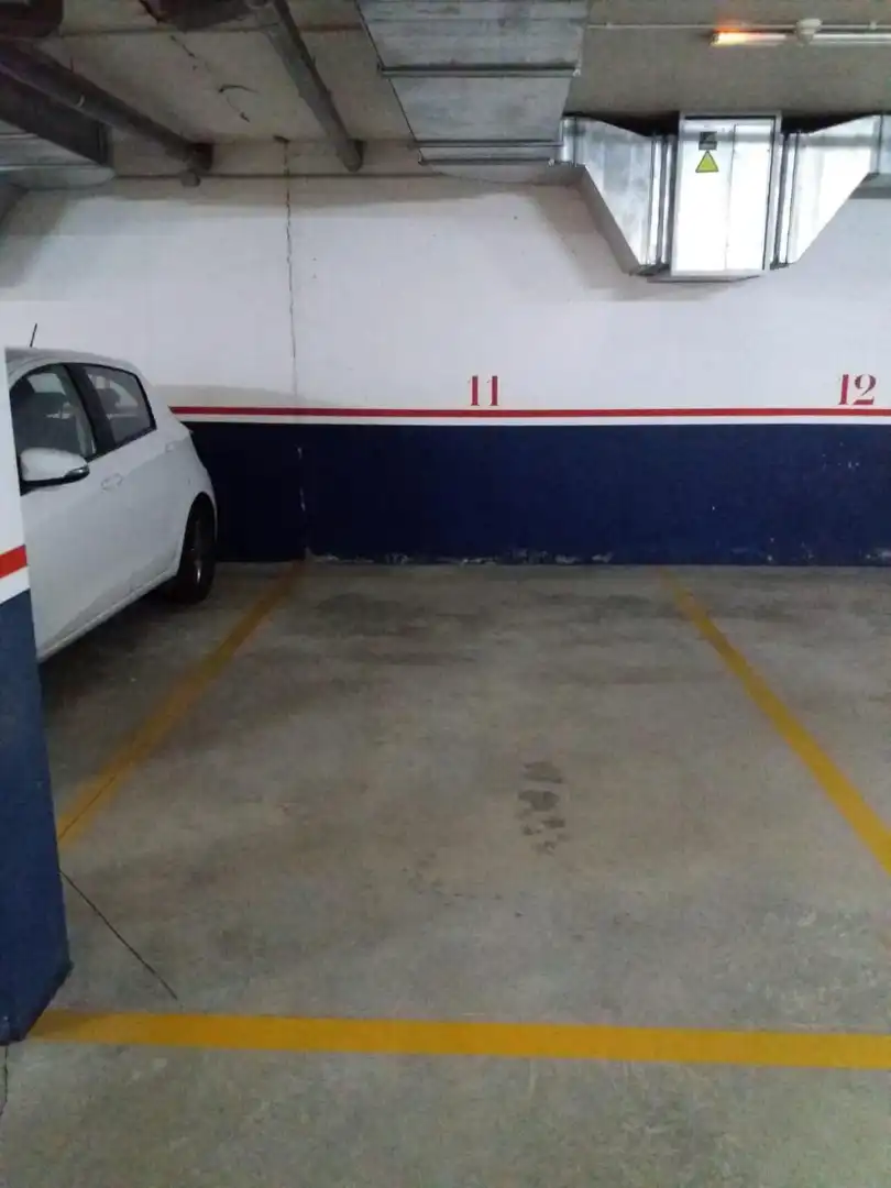 Aparcament en venda a c/ vic, imagen 3