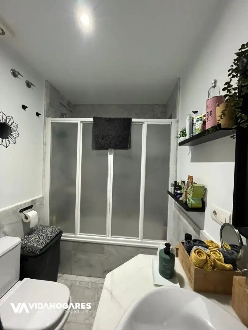 Baño de Piso en venta en Rota con Aire acondicionado, Calefacción y Terraza
