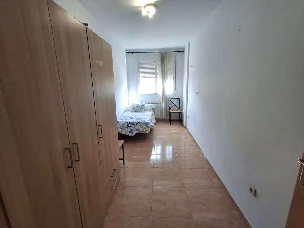 Habitación de Piso en venta en La Roda con Calefacción, Trastero y Balcón