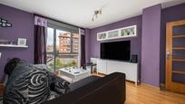 Living room of Flat for sale in  Madrid Capital