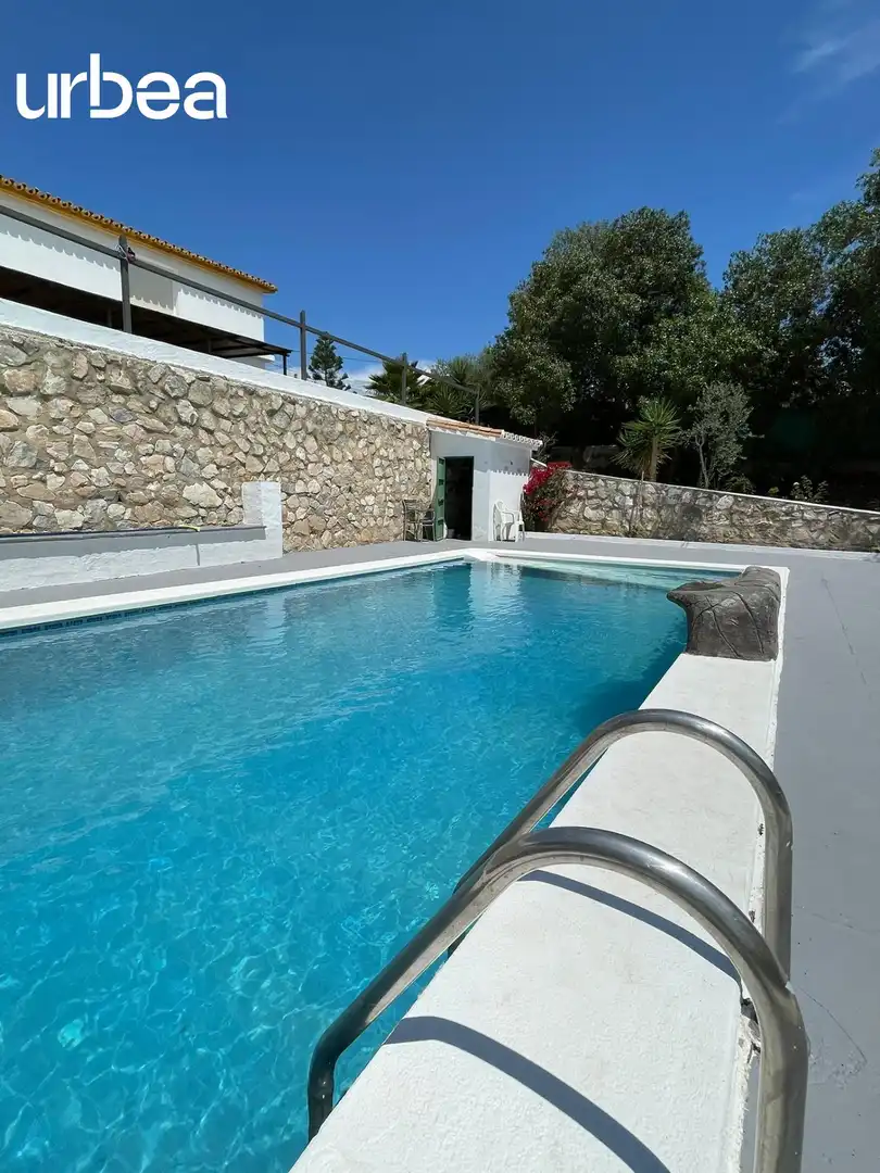 Piscina de Finca rústica de alquiler en Málaga con Calefacción, Jardín privado y Terraza