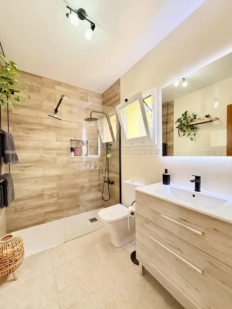 Baño de Casa adosada en venta en Calafell con Calefacción, Jardín privado y Terraza