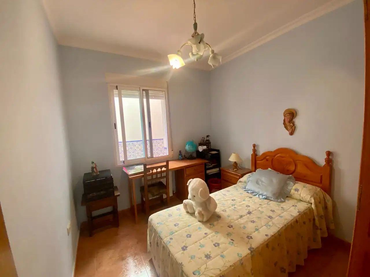 Dormitori de Casa adosada en venda en Calzada de Calatrava amb Aire condicionat, Terrassa i Moblat